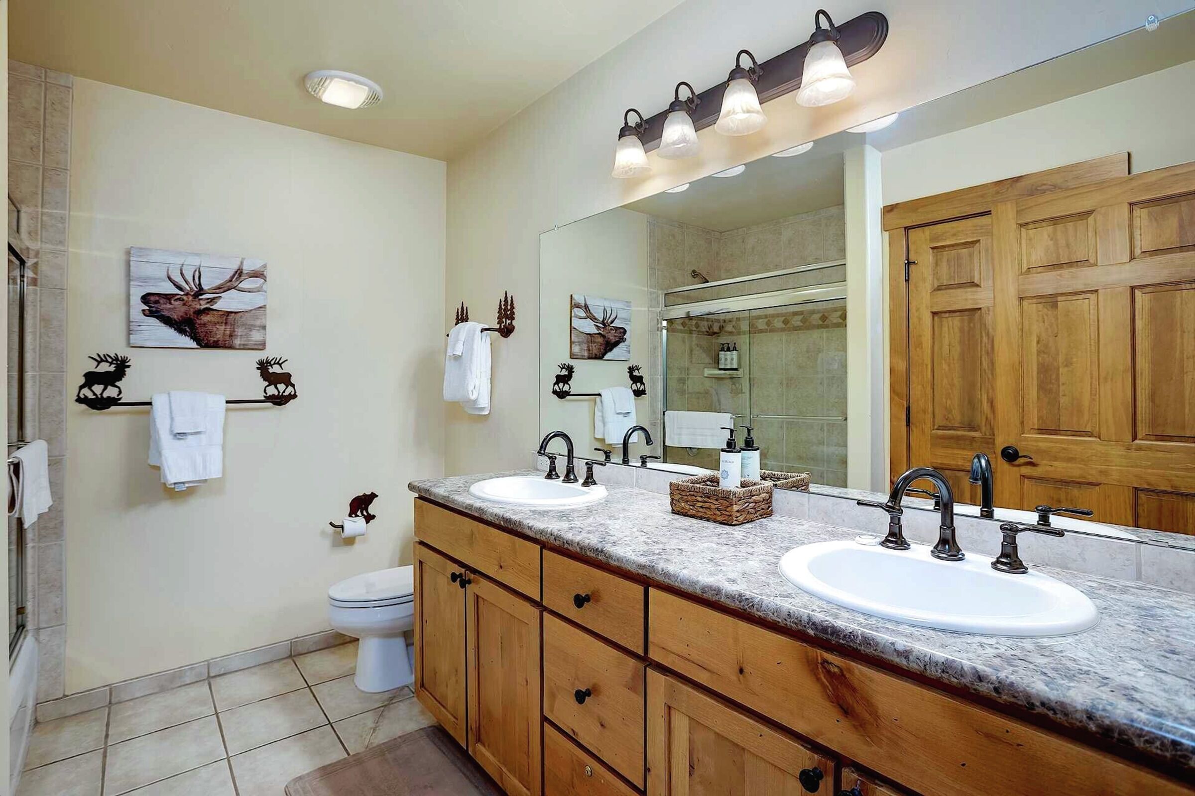 #3210 - Master Ensuite Bathroom