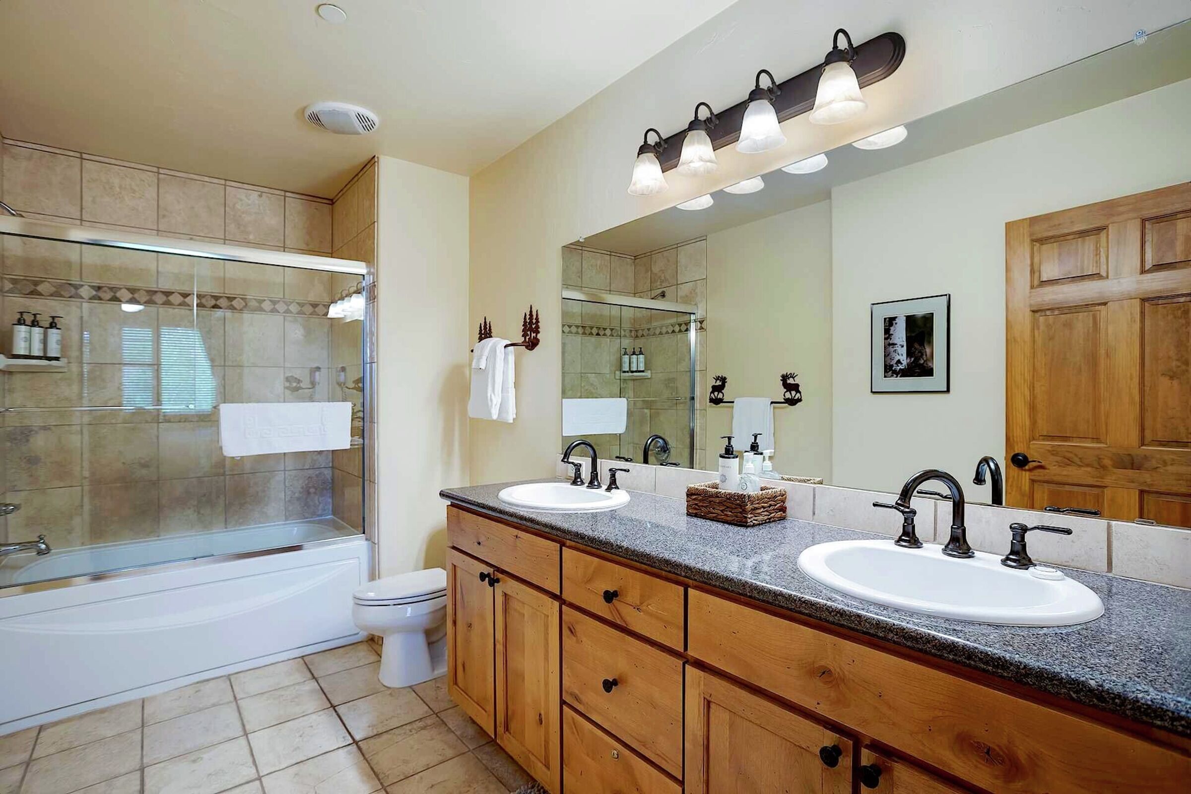 #3210 - Ensuite Bathroom