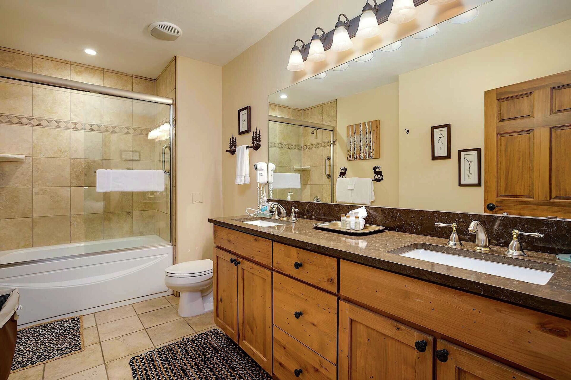 #3110 - Master Ensuite Bathroom