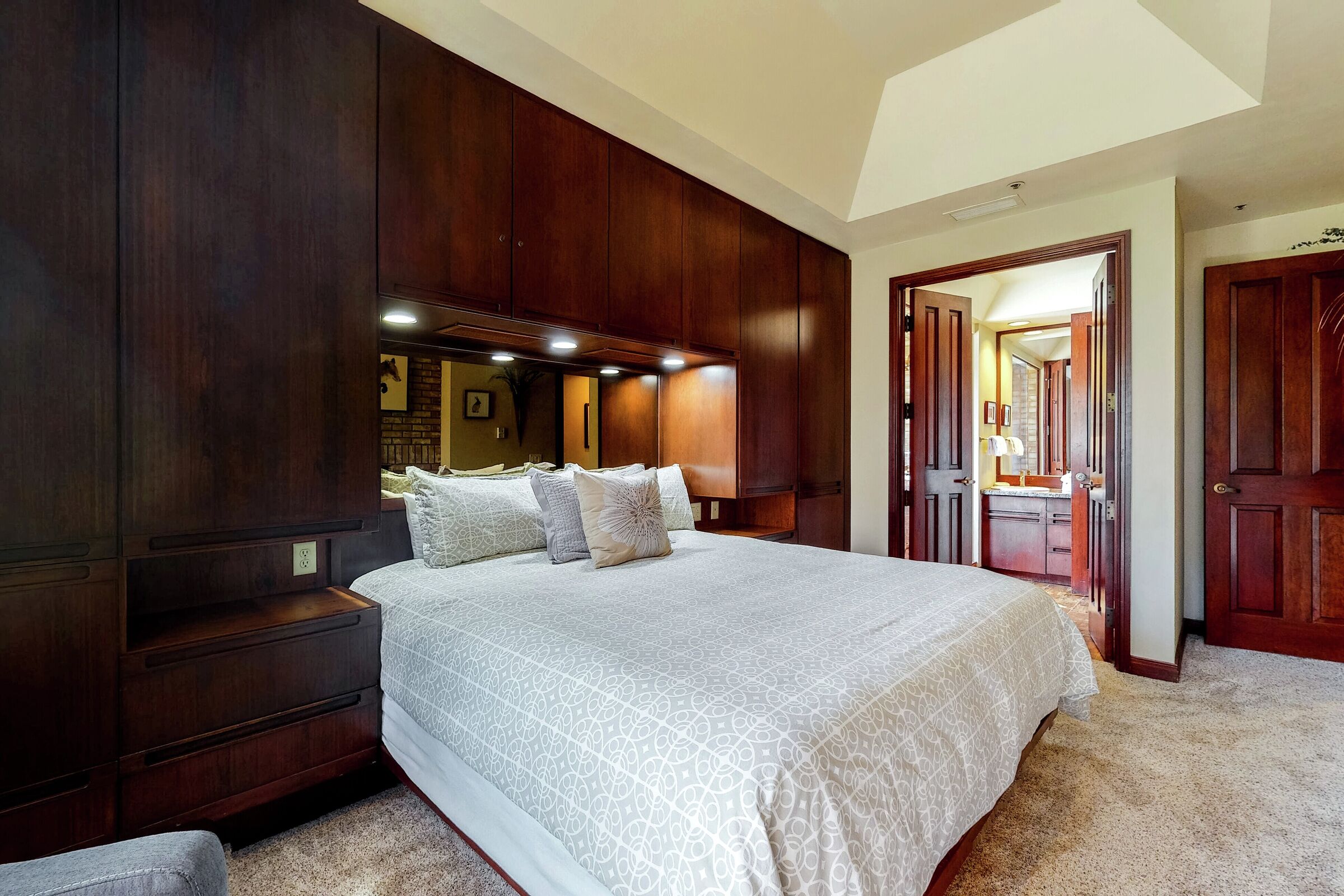 Clarion #2 - Bedroom
