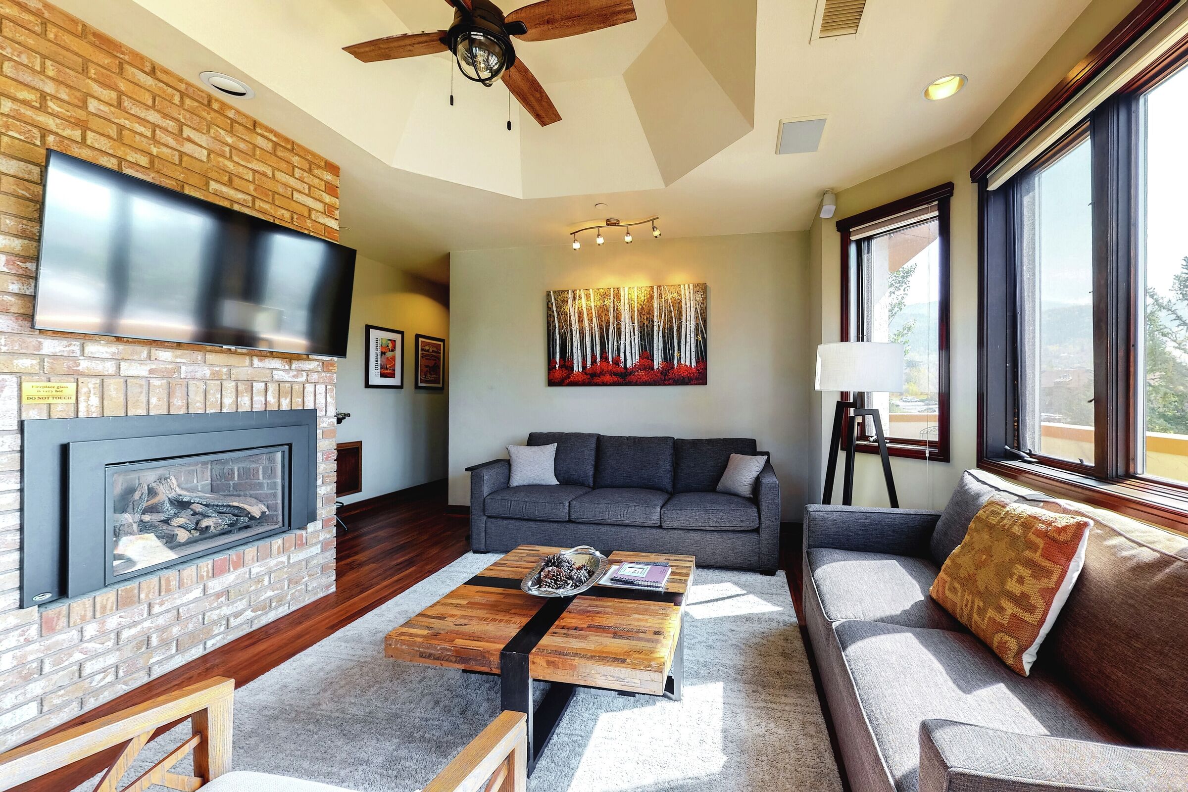Clarion #2 - Living Area