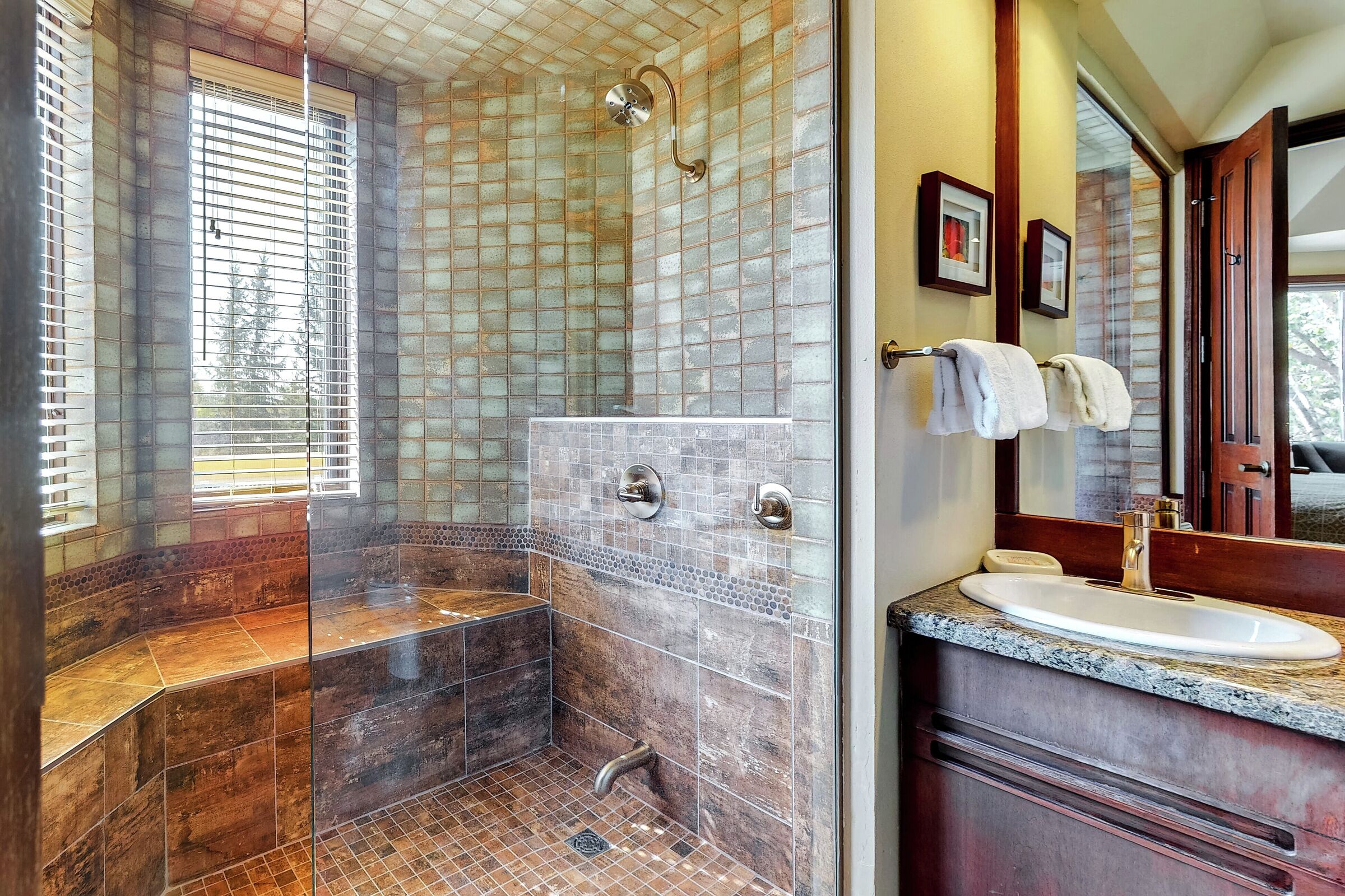 Clarion #2 - Ensuite Bathroom
