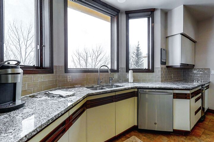 Penthouse #A - Kitchen