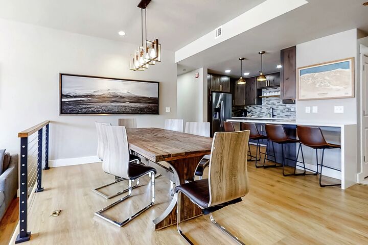 Dining Area & Kitchen