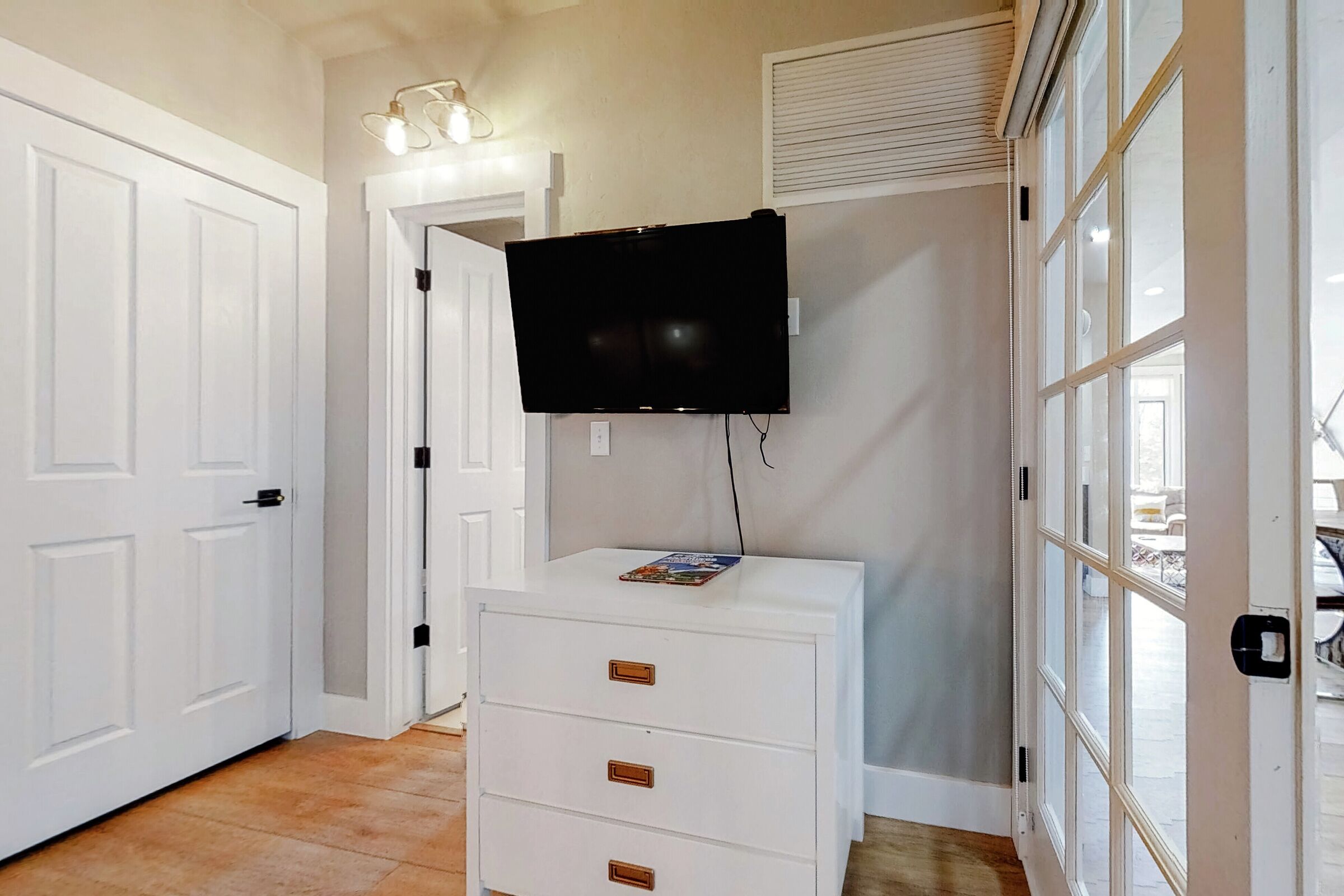 Cambridge #1 - Bedroom