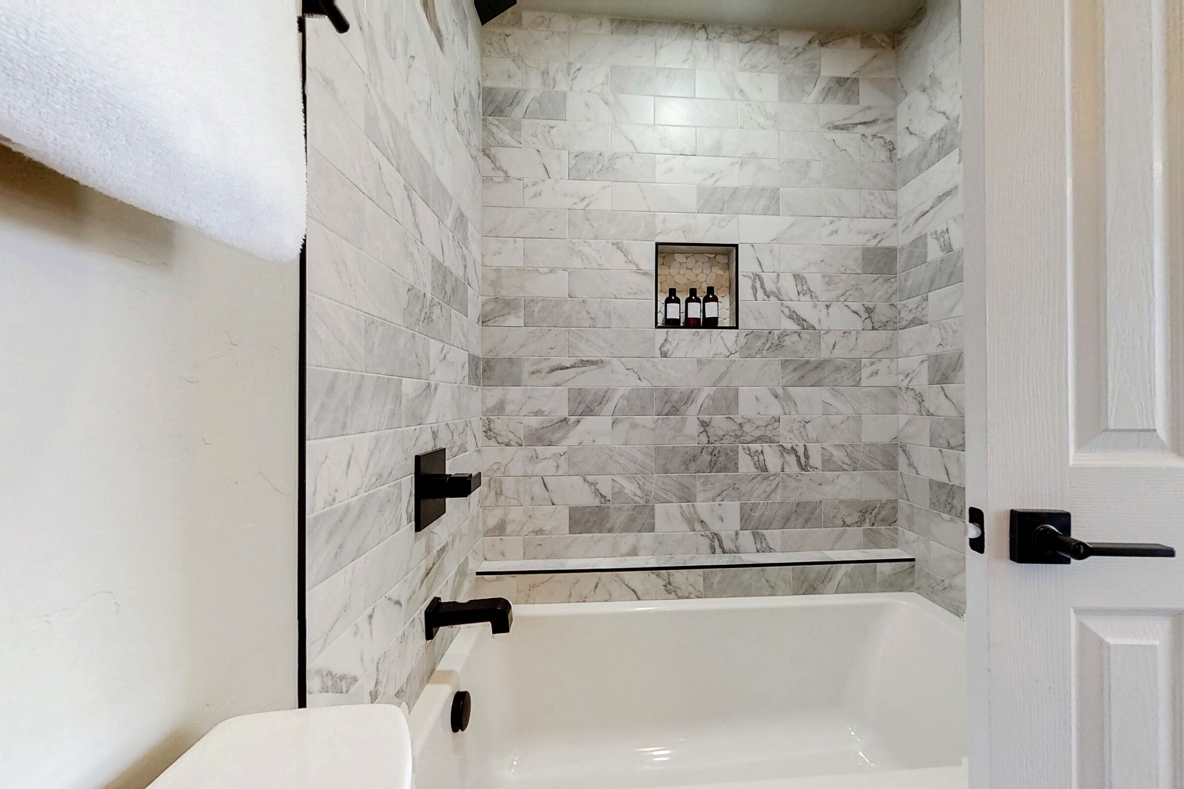 Cambridge #1 - Ensuite Bathroom