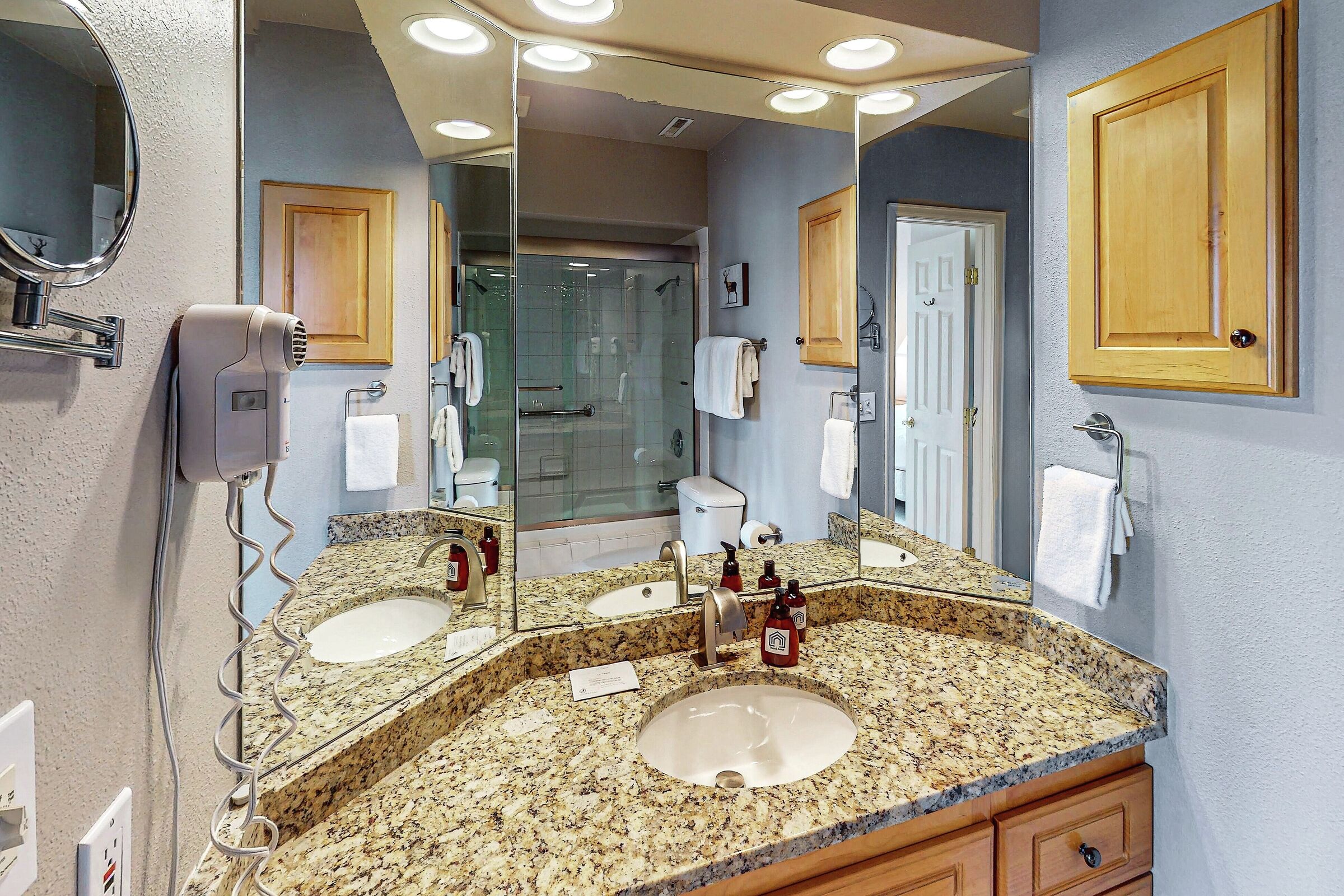 Cambridge #4 - Master Ensuite Bathroom