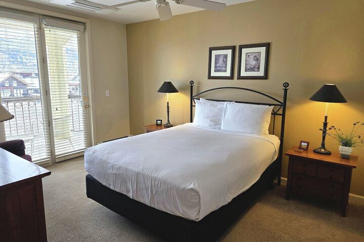 Cambridge #4 - Bedroom