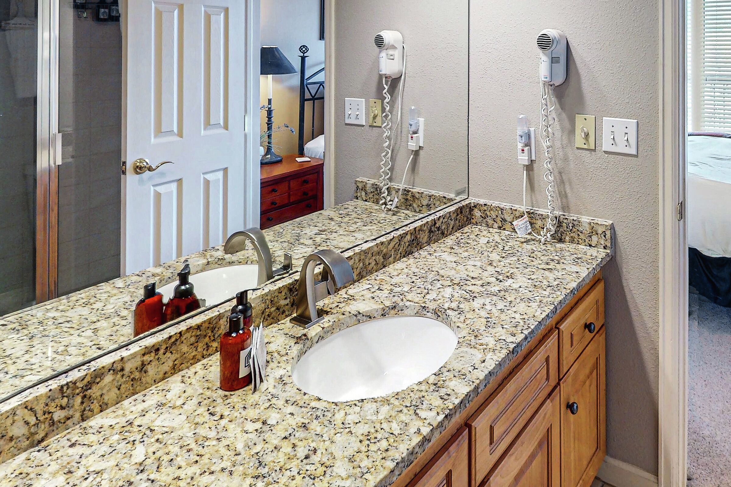 Cambridge #4 - Ensuite Bathroom