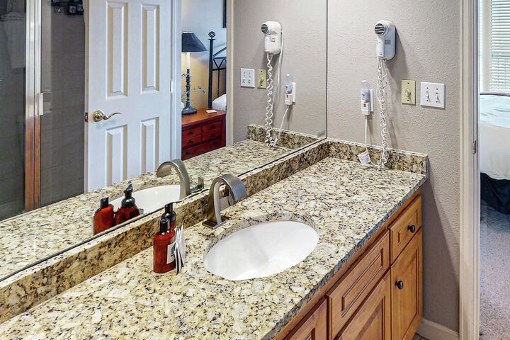 Cambridge #4 - Ensuite Bathroom