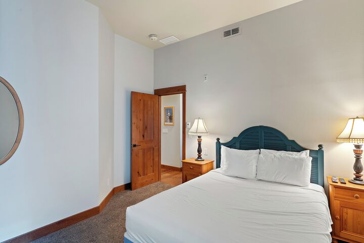 Buckingham #2 - Bedroom