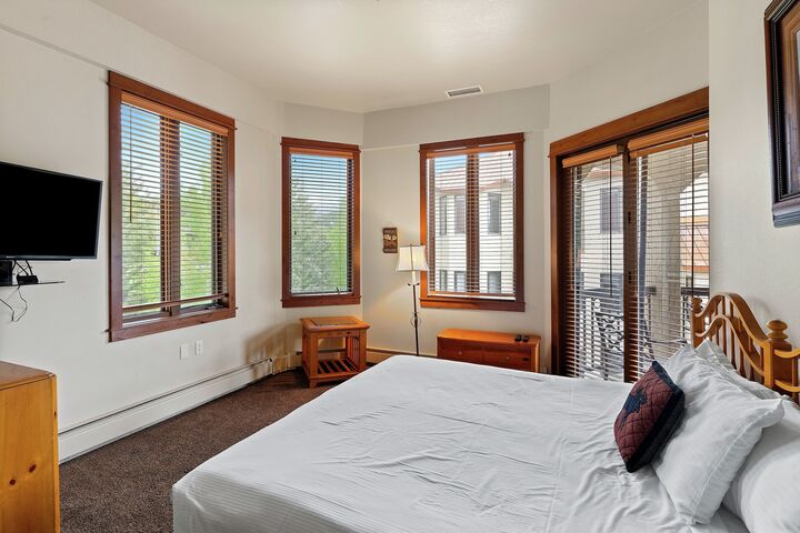 Buckingham #2 - Bedroom