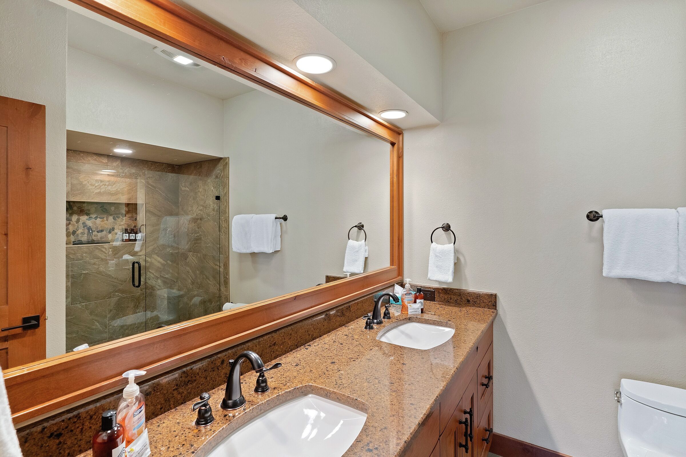 Buckingham #2 - Ensuite Bathroom