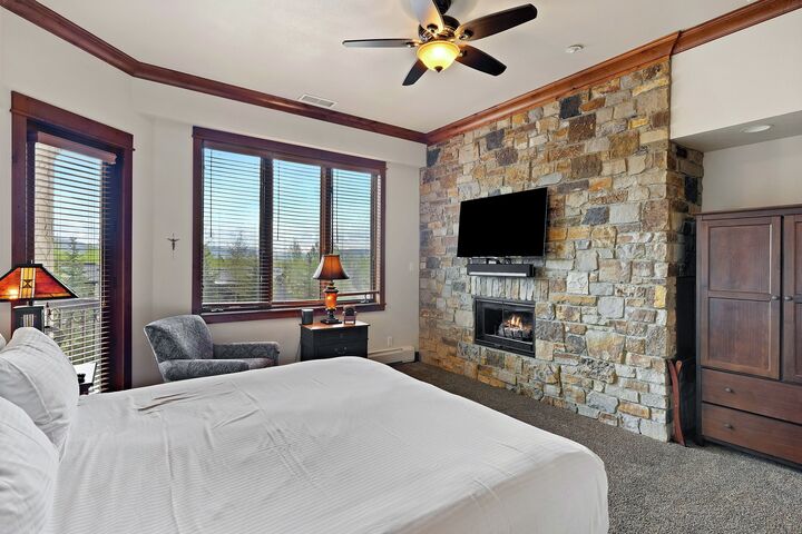 Buckingham #2 - Master Bedroom