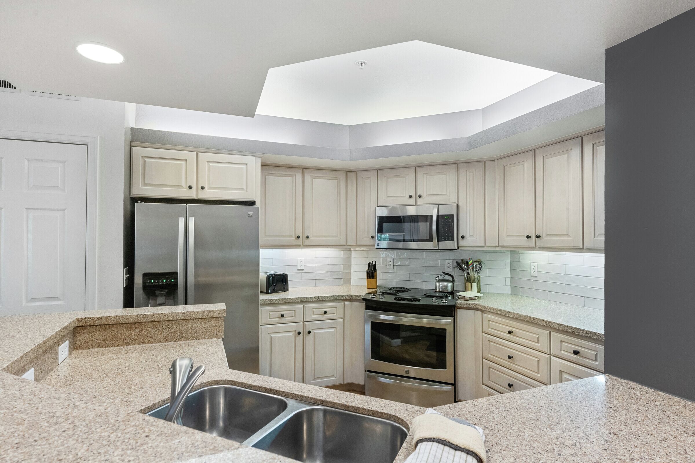 Hanover #4 - Kitchen