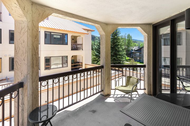 Hanover #4 - Balcony