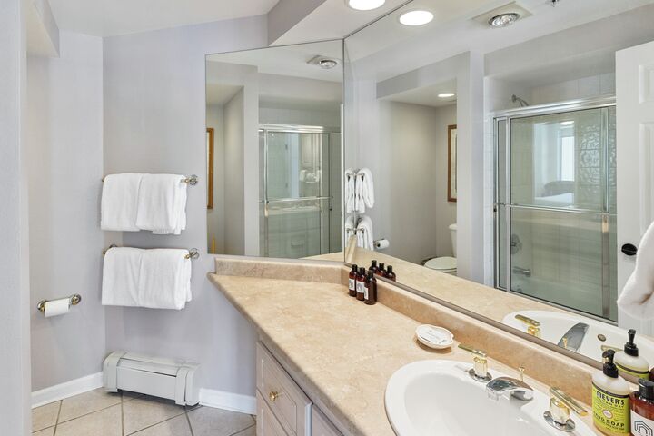 Hanover #4 - Master Ensuite Bathroom