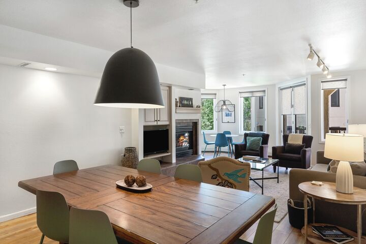 Hanover #4 - Dining Area