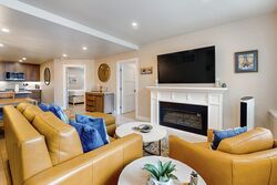 Oxford #13 - Living Area