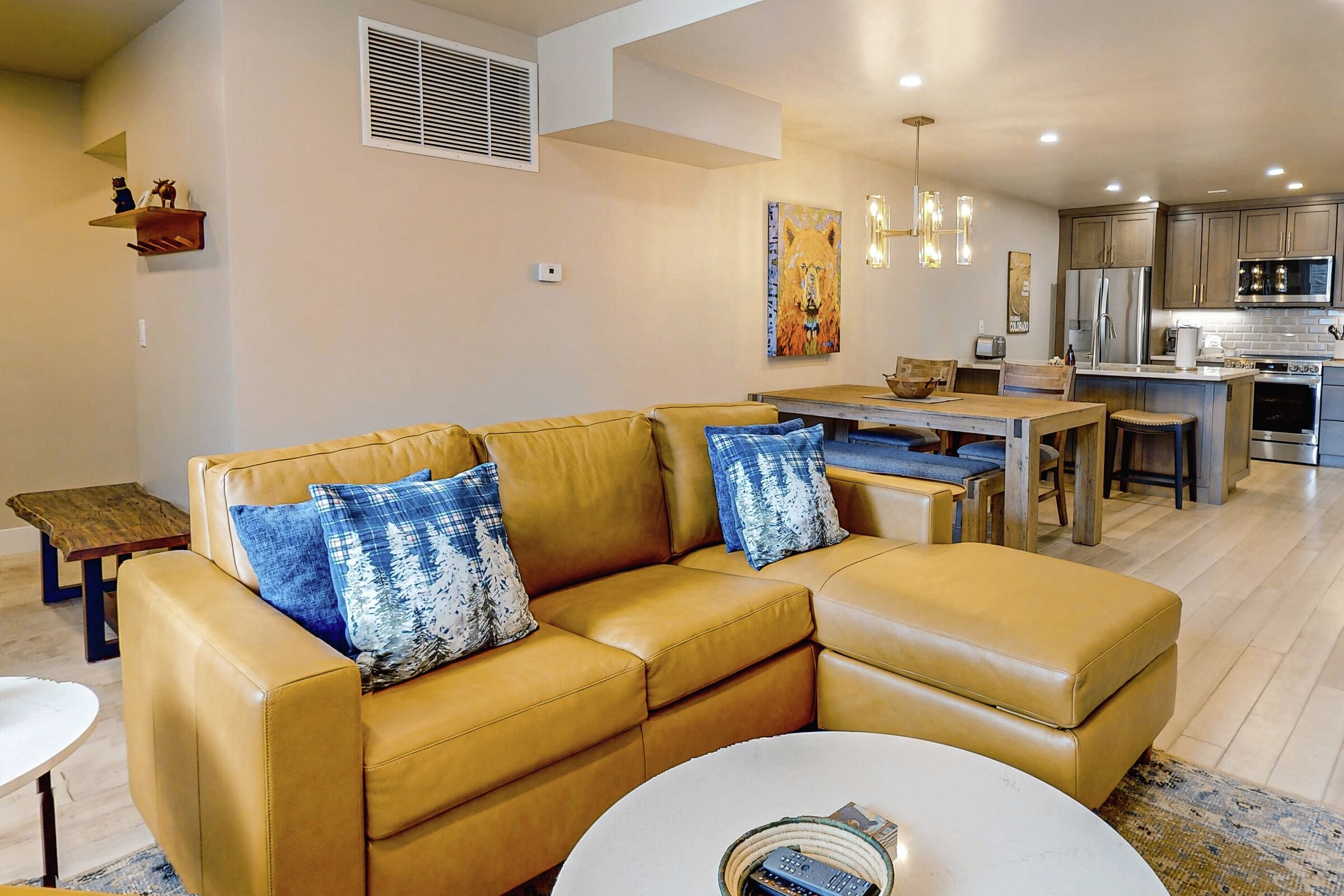 Oxford #13 - Living Area