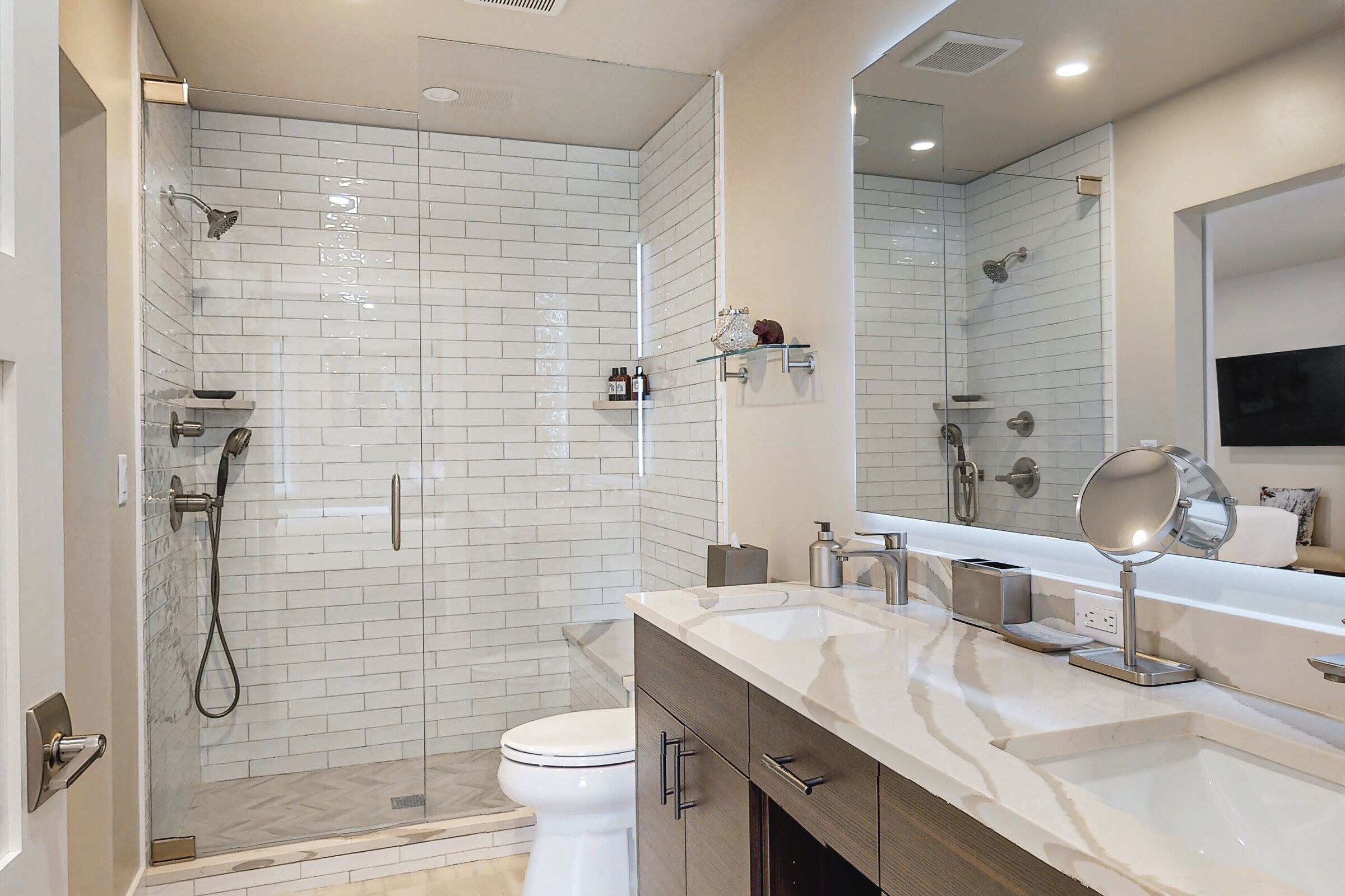 Oxford #13 - Master Ensuite Bathroom