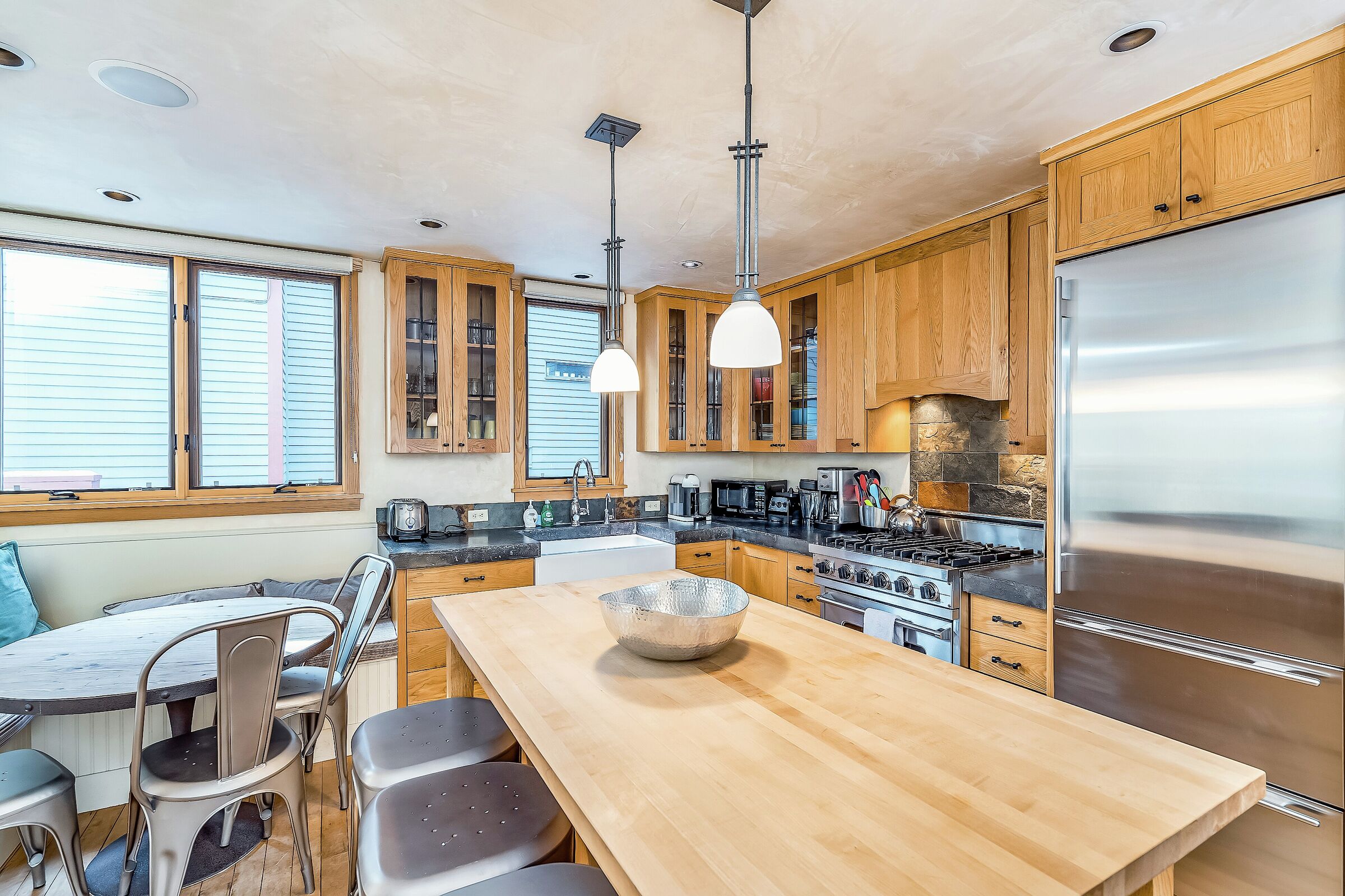 Dining Area & Kitchen