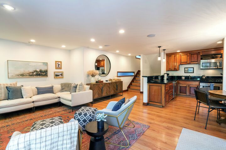 #333 - Blue Lake Lodge - Living Area