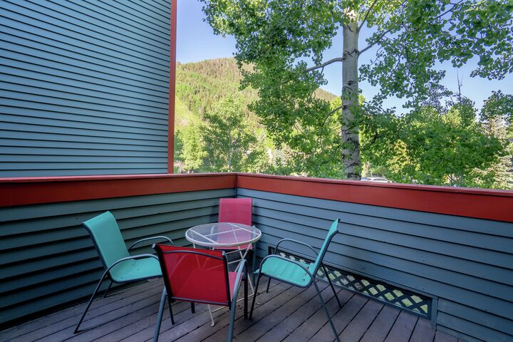 #333 - Blue Lake Lodge - Balcony