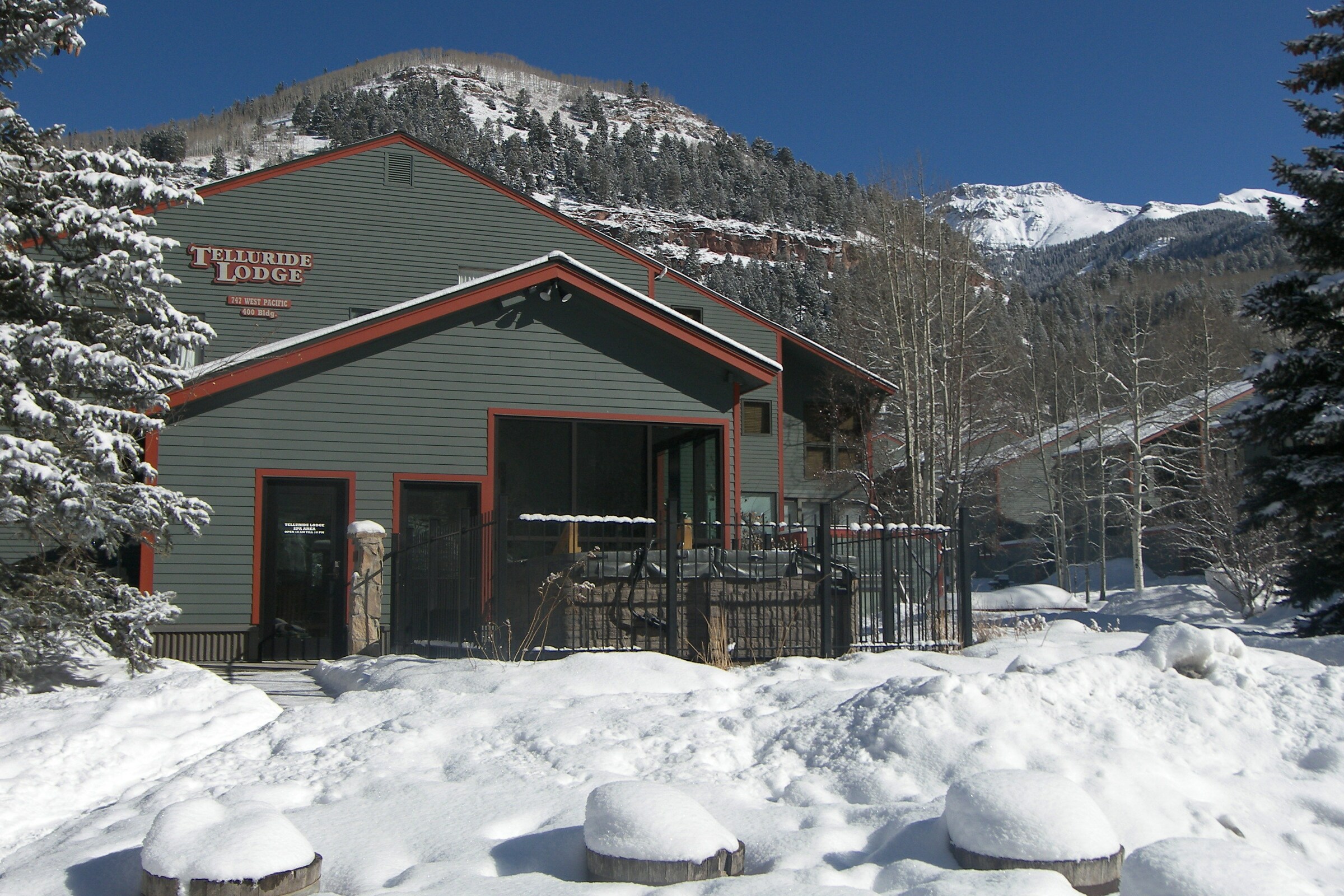 Telluride Lodge