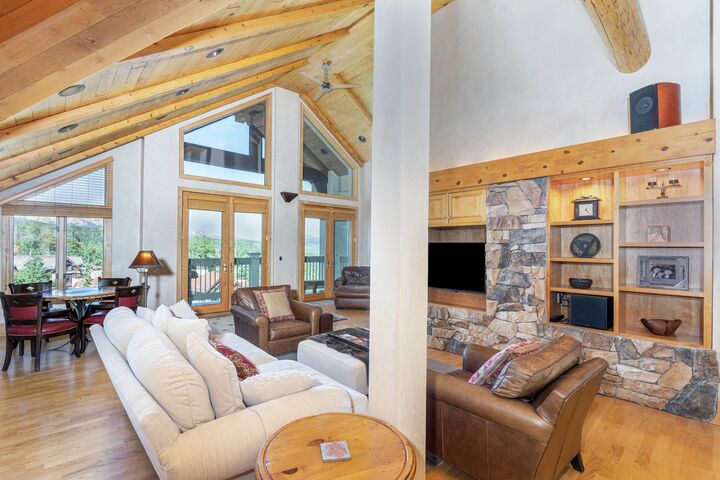 #403 - Living Area