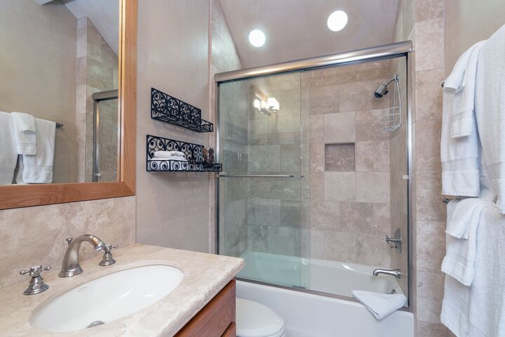 #403 - Ensuite Bathroom