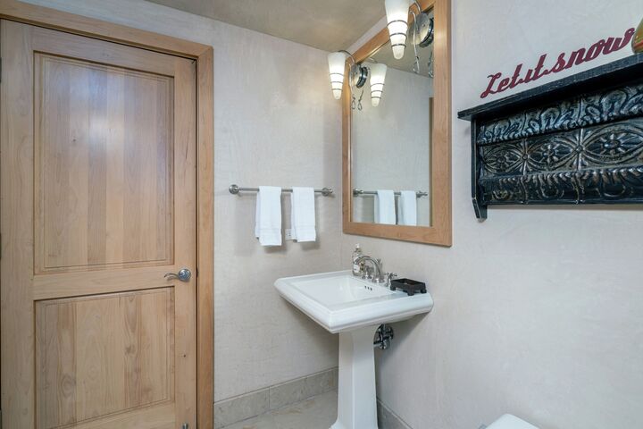 #403 - Bathroom