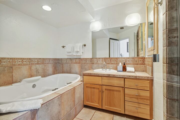 #302 - Master Ensuite Bathroom