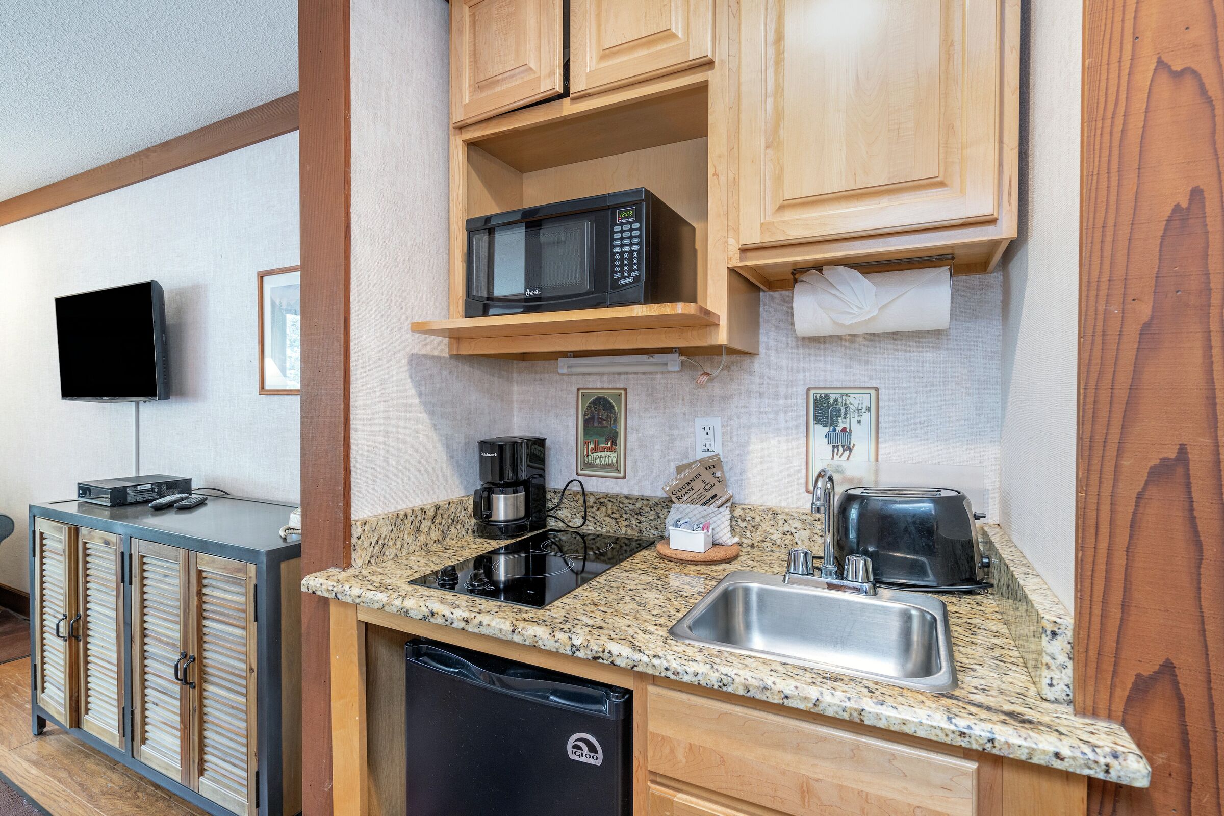#118 - Guest Room Kitchenette