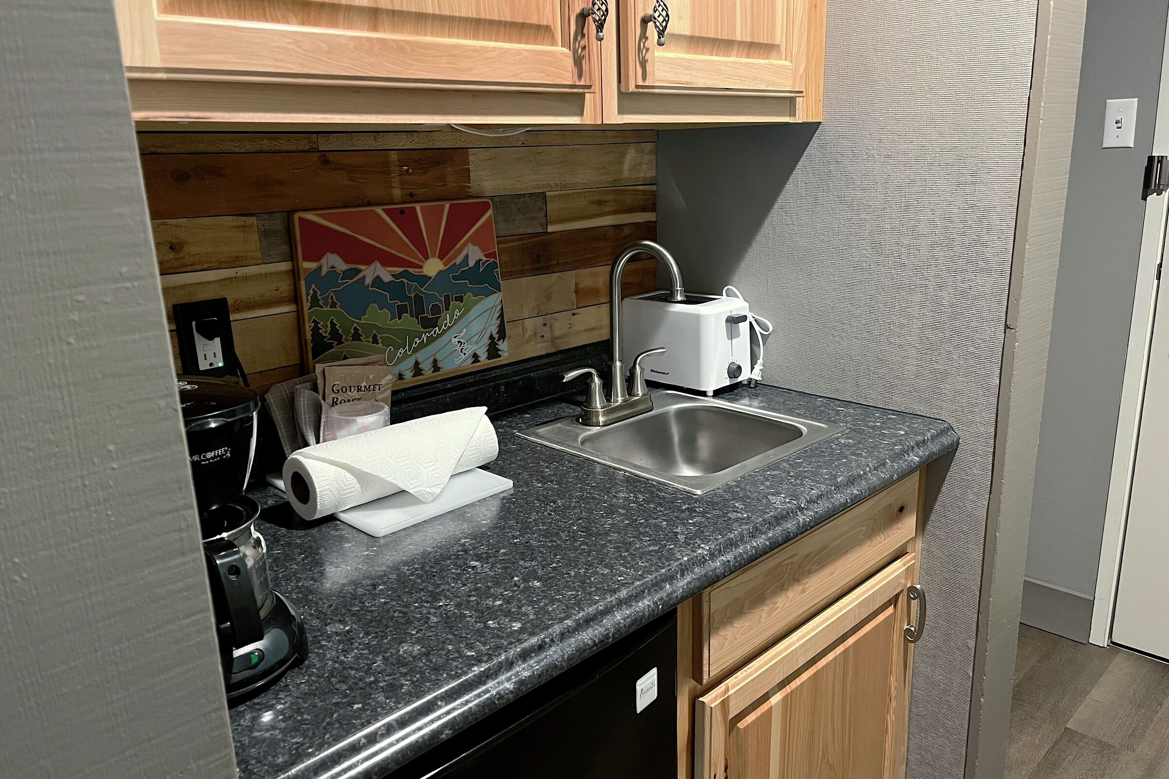 Guest Room Kitchenette