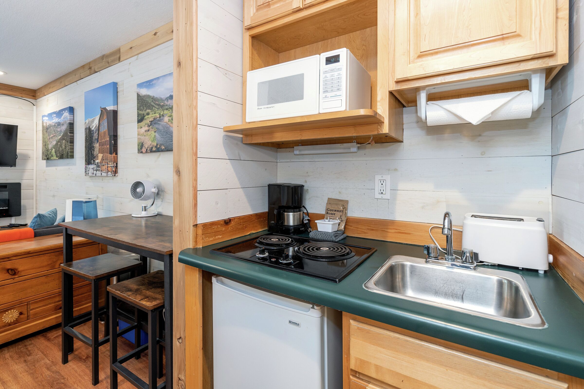 Guest Room Kitchenette
