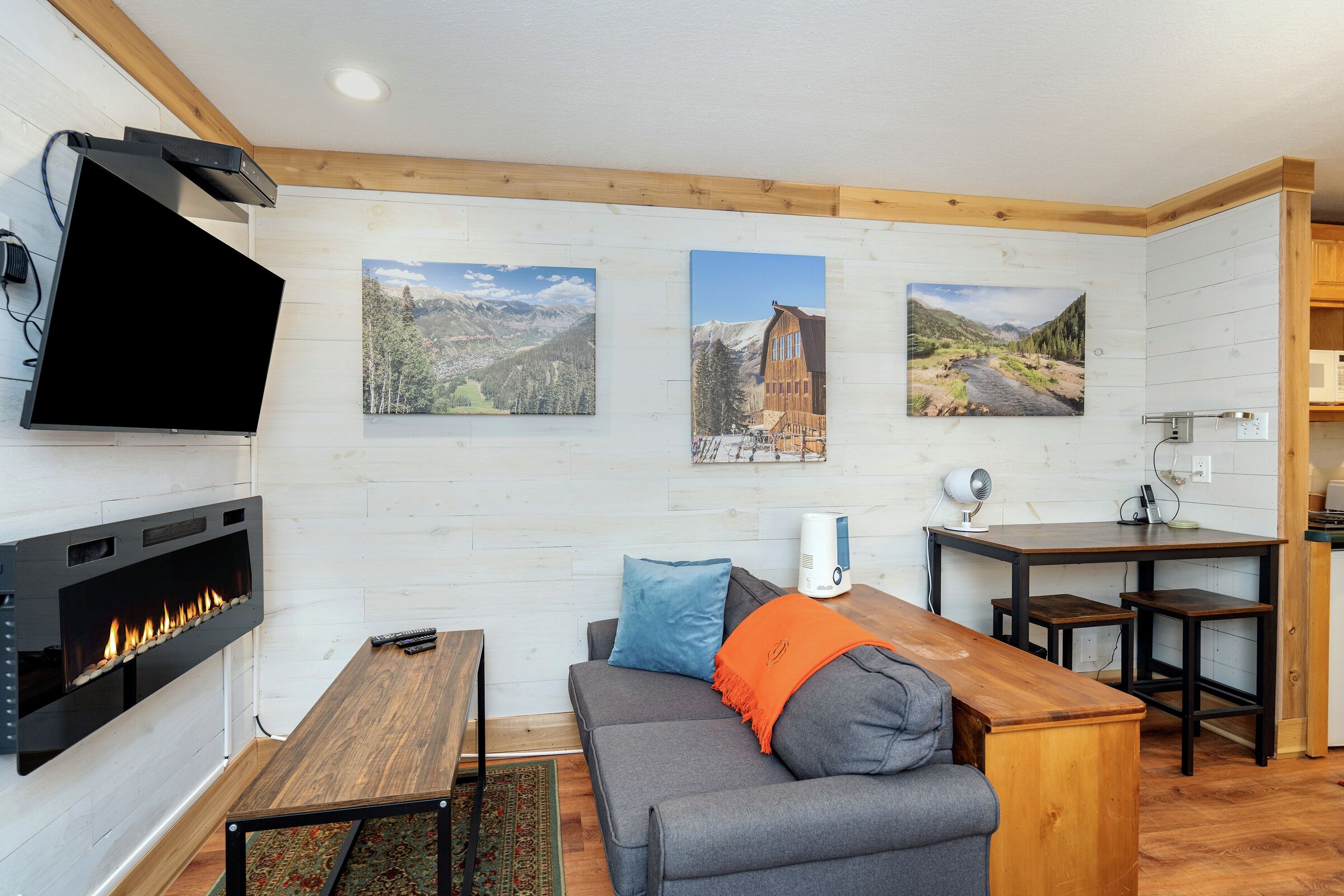 Guest Room Living Area