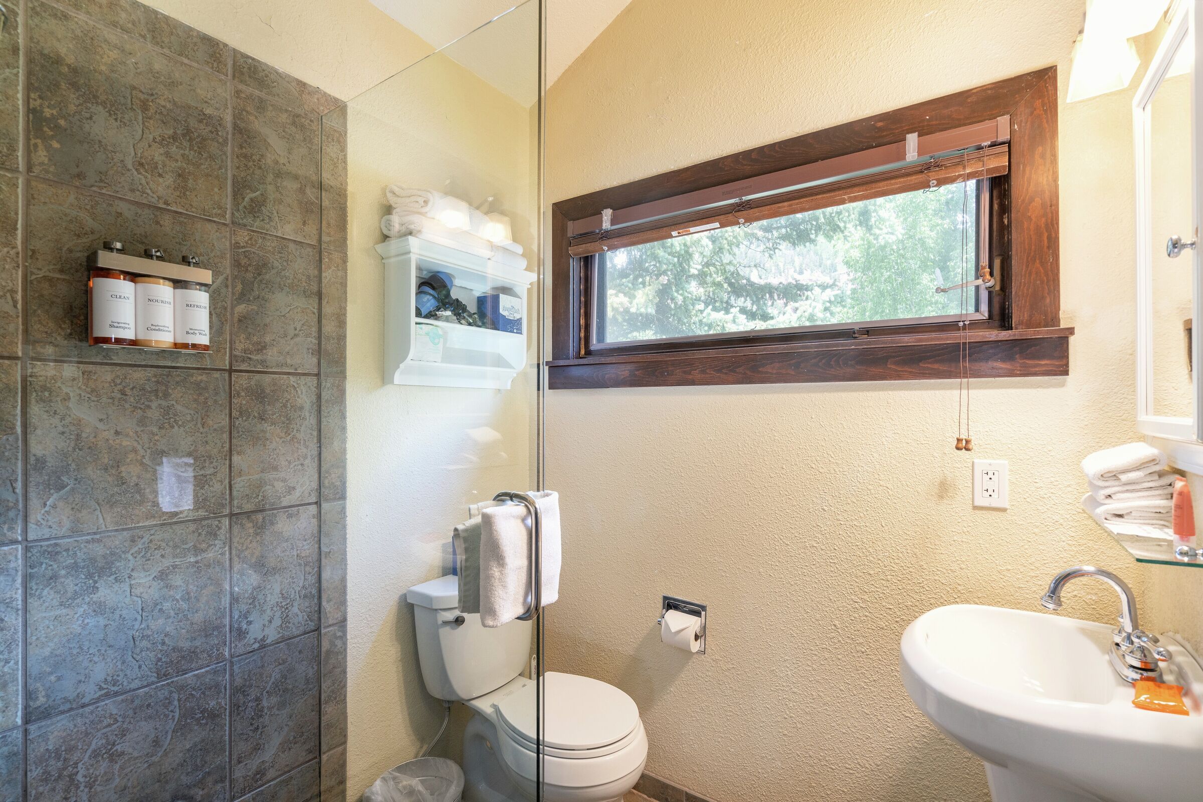 #5 - Hotel Room Bathroom