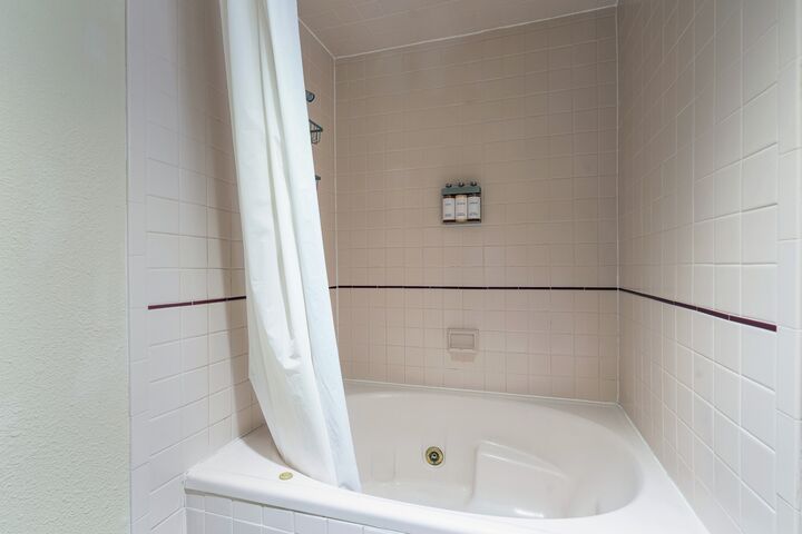 #4 - Ensuite Bathroom