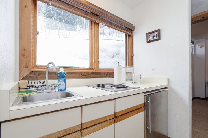 #4 - Kitchenette