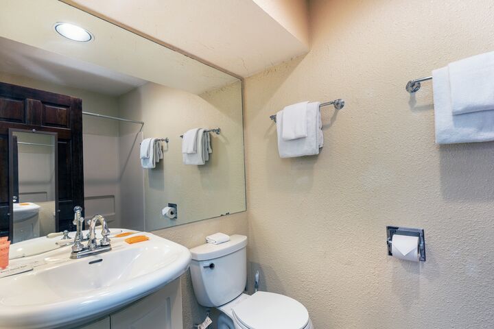 #4 - Ensuite Bathroom