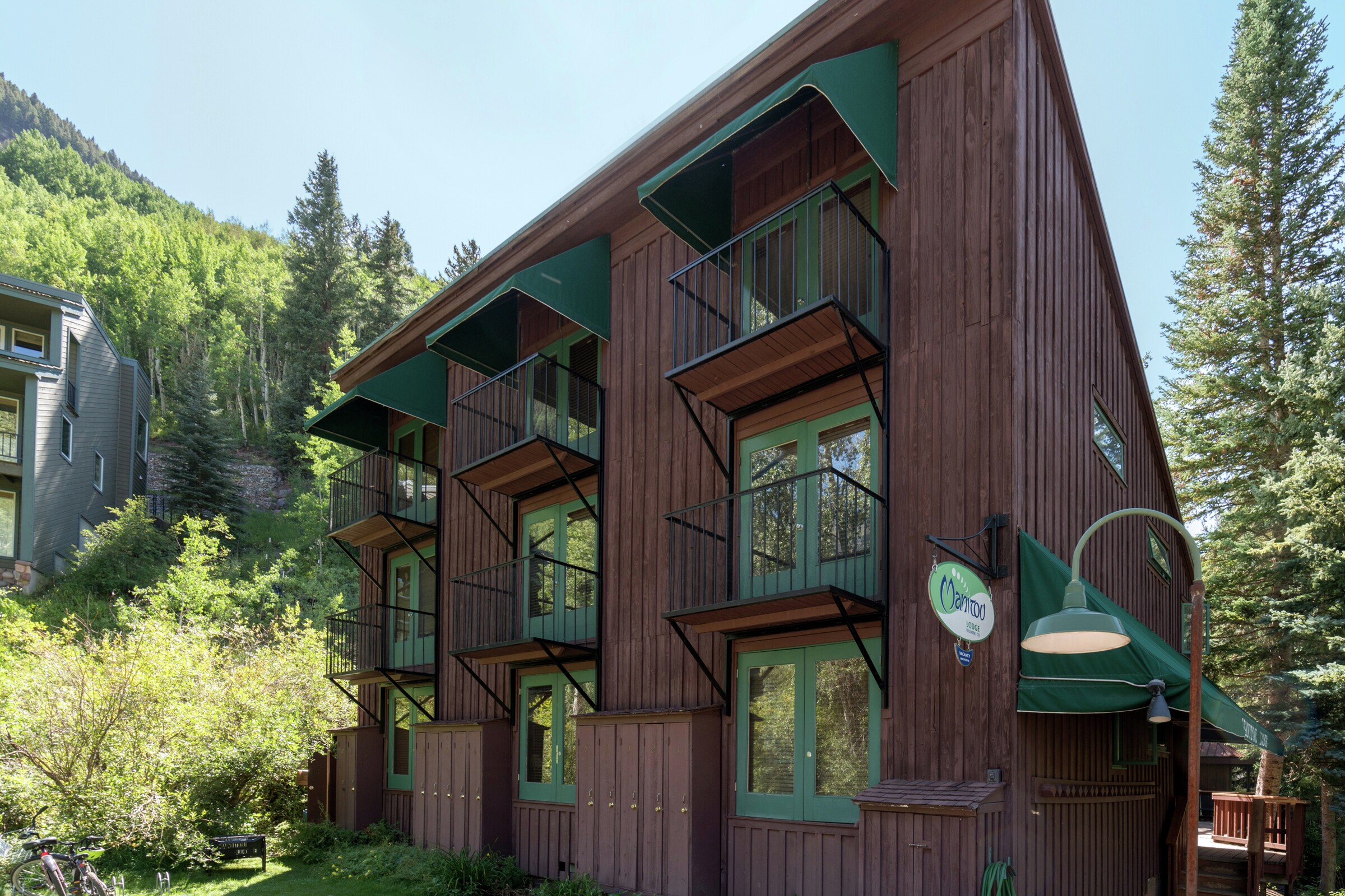 Manitou Lodge
