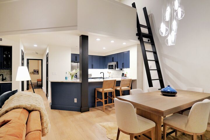 Dining Area & Kitchen