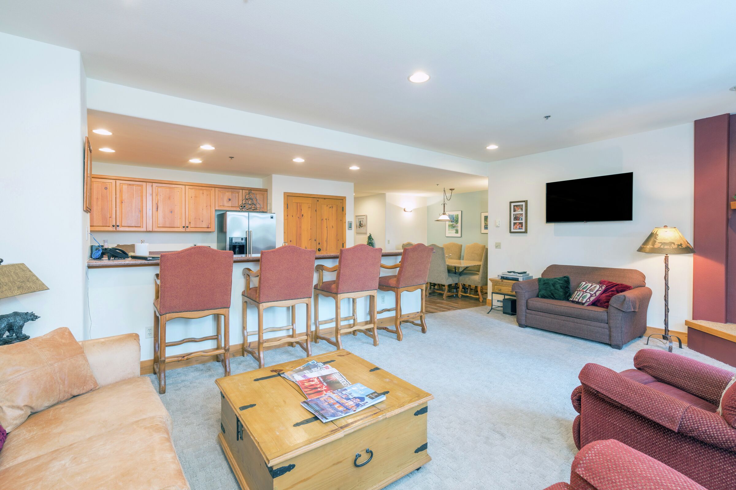 #302 - Living Room & Kitchen