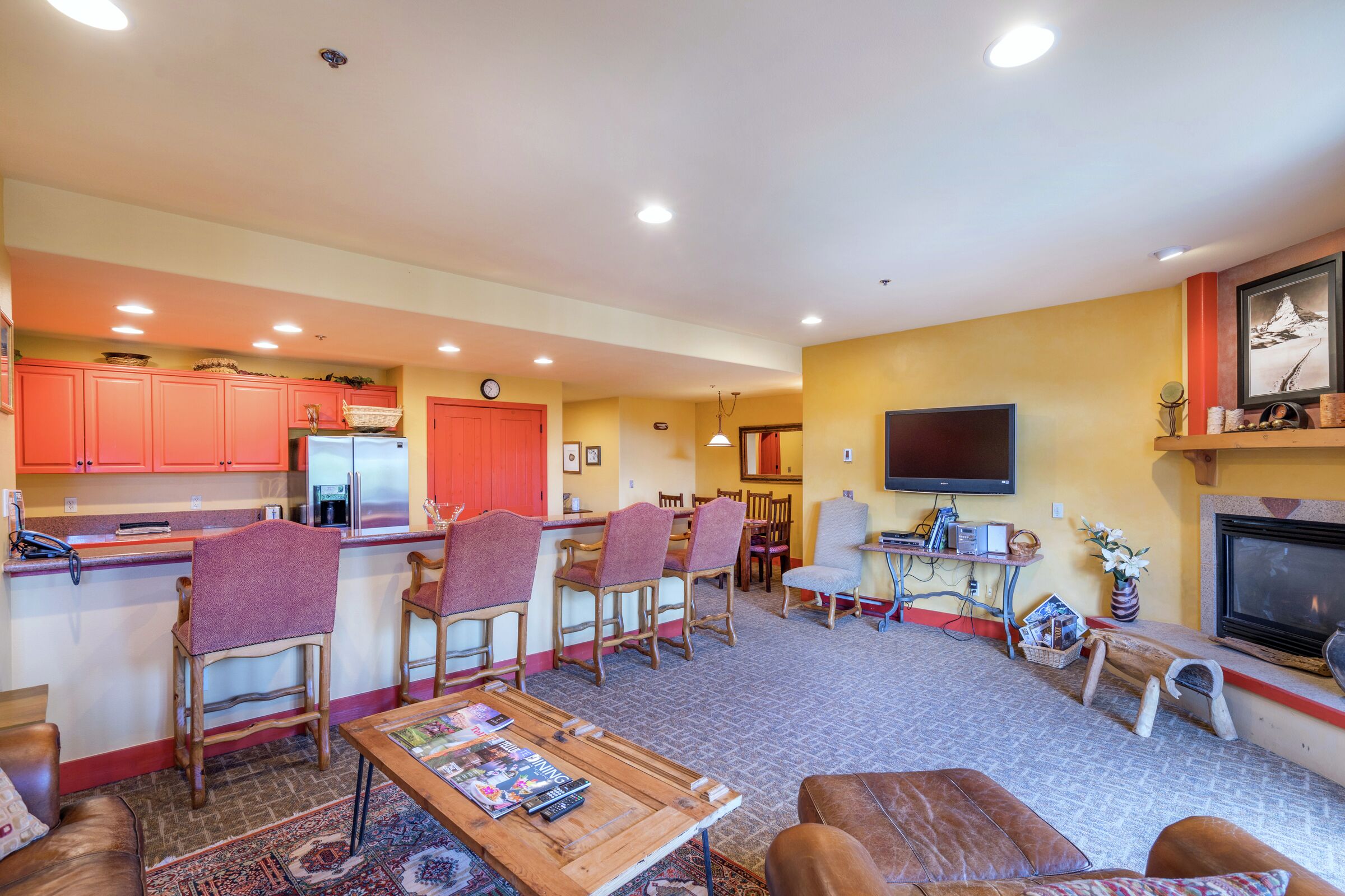 #308A - Living Room & Kitchen