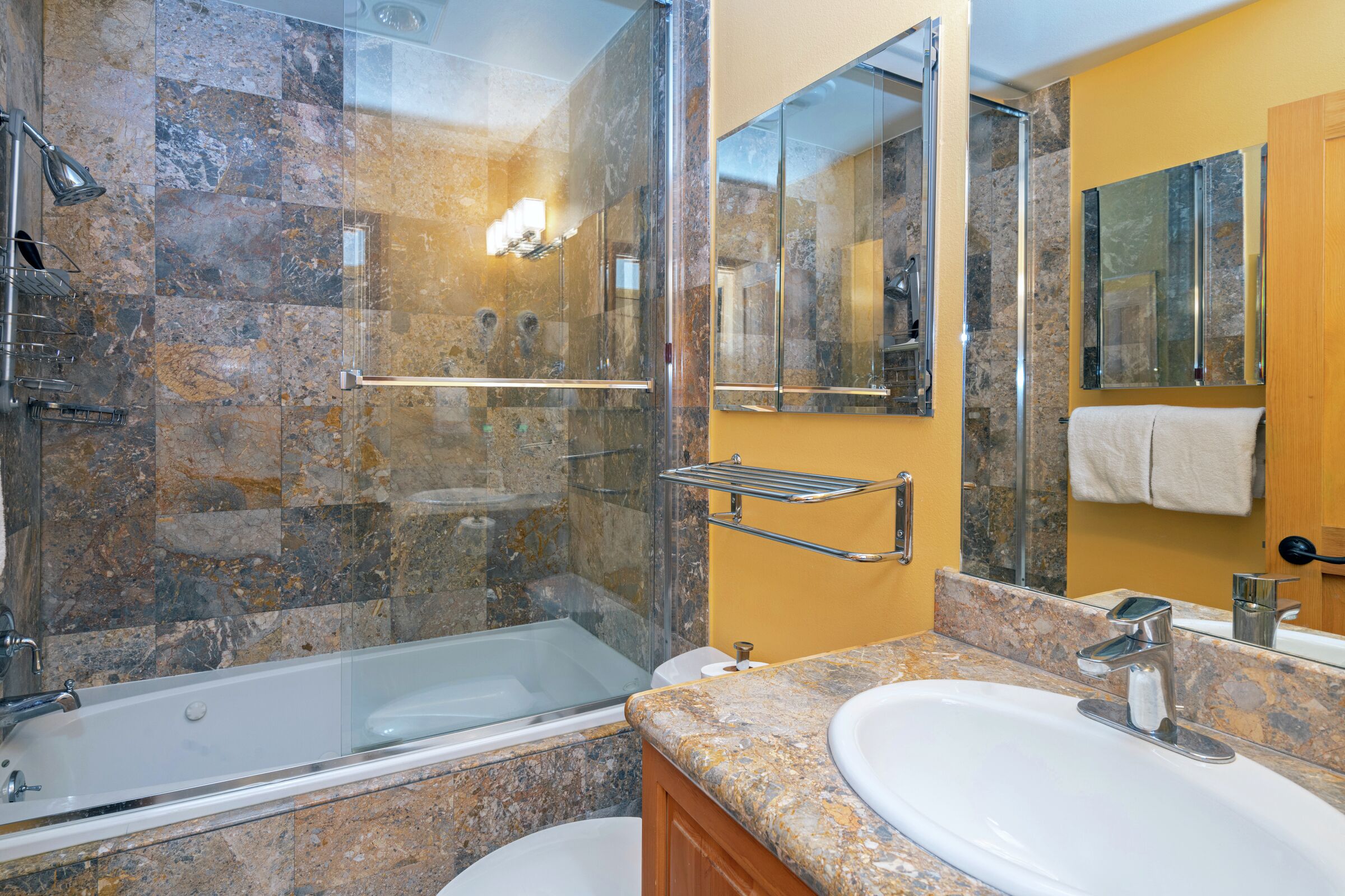 #310 - Bathroom