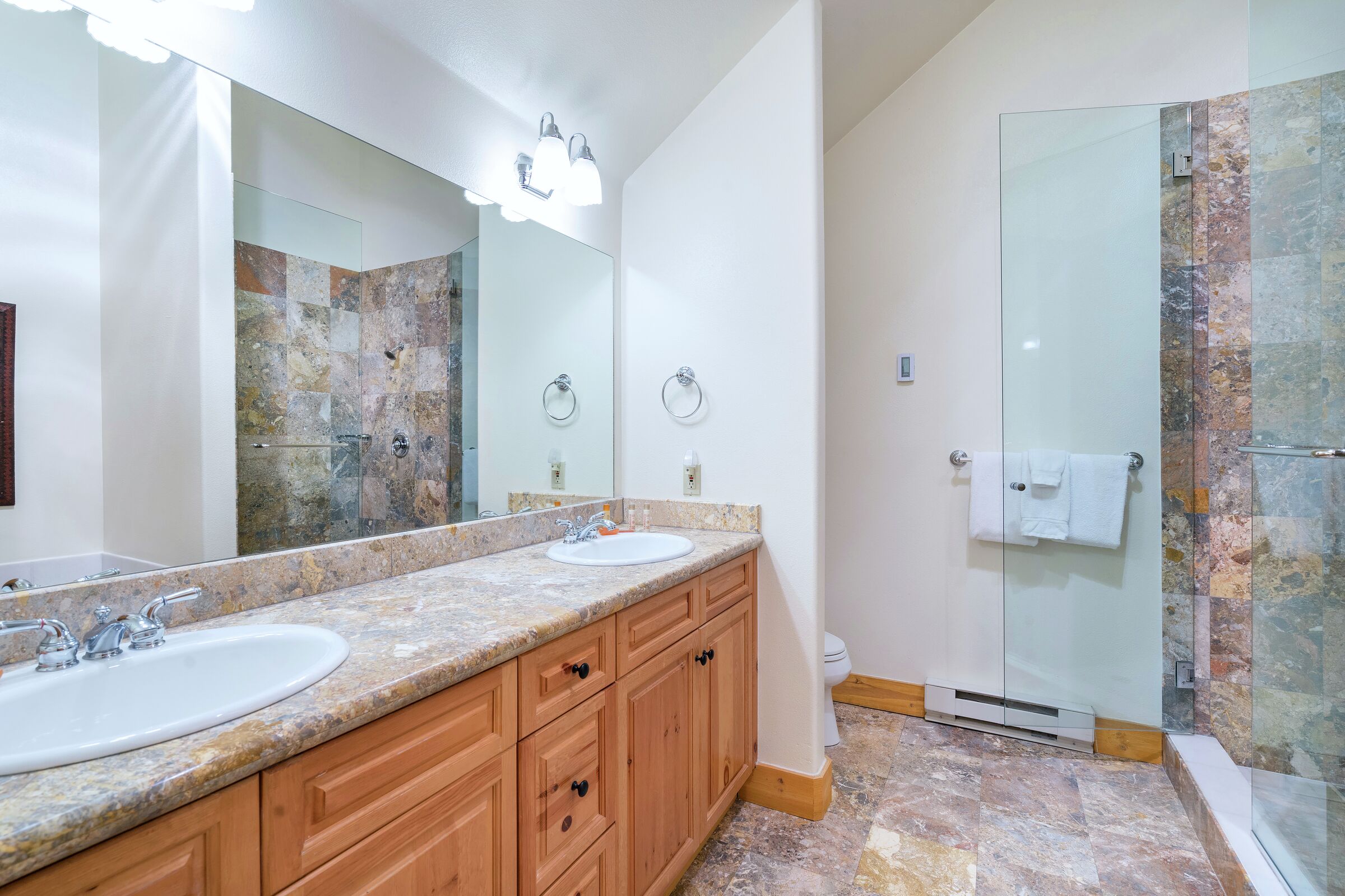 #403 - Master Ensuite Bathroom