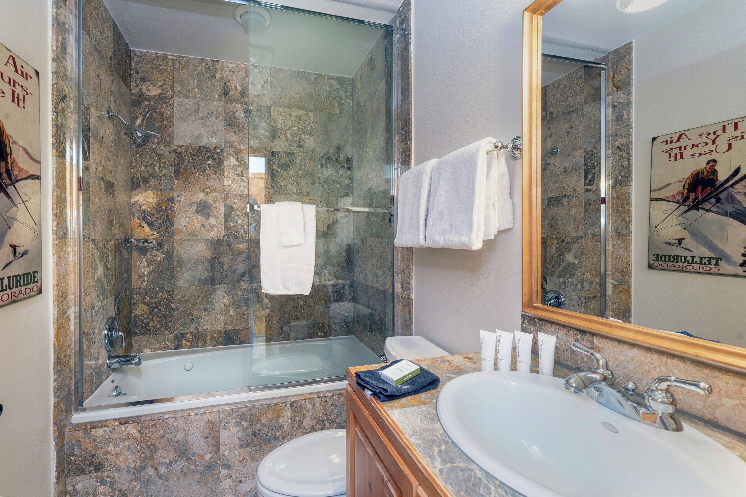 #408 - Bathroom