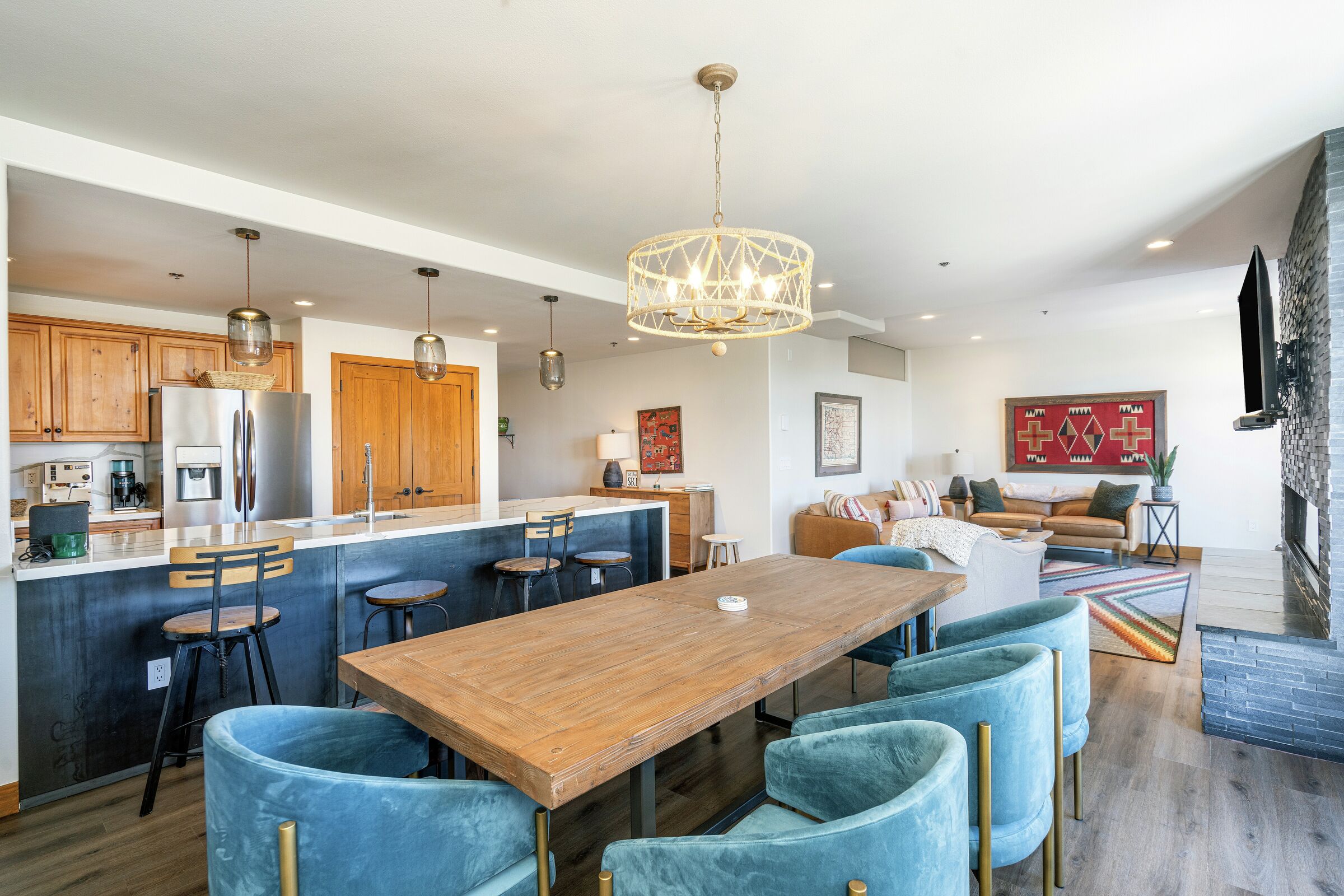 #408 - Dining Area