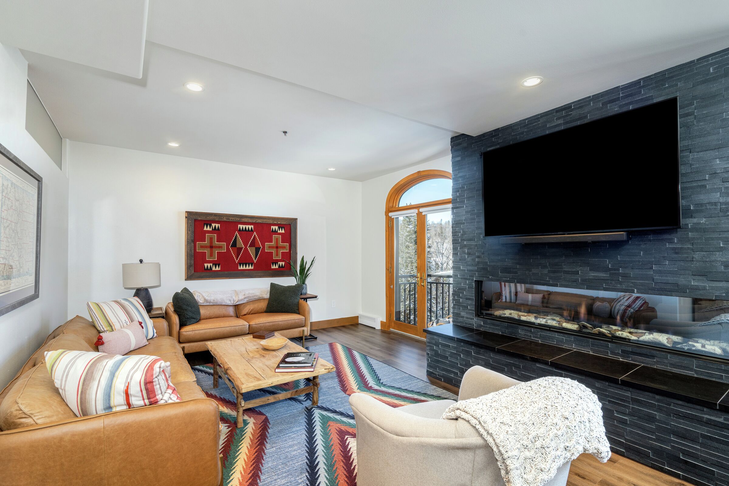#408 - Living Area
